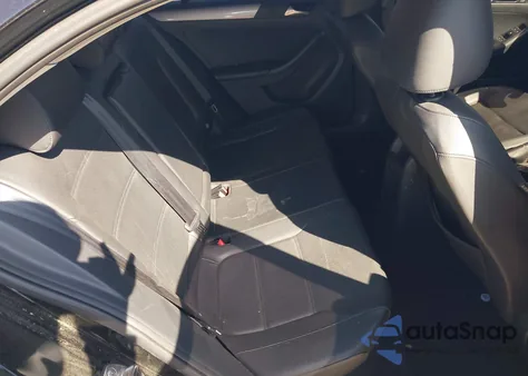 2015 Volkswagen Jetta 1.8T Se z USA, uszkodzony, nr VIN 3VWD17AJ3FM301301